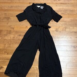 Pepaloves Black Short-Sleeve Tie-Waist Wide-Leg Jumpsuit